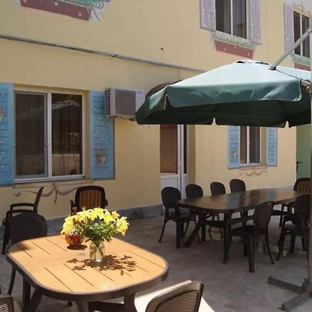 Hotel Bonjour House Erevan Esterno foto