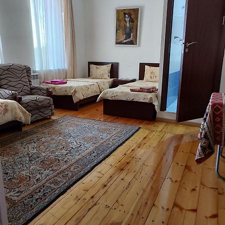 Hotel Bonjour House Erevan Esterno foto