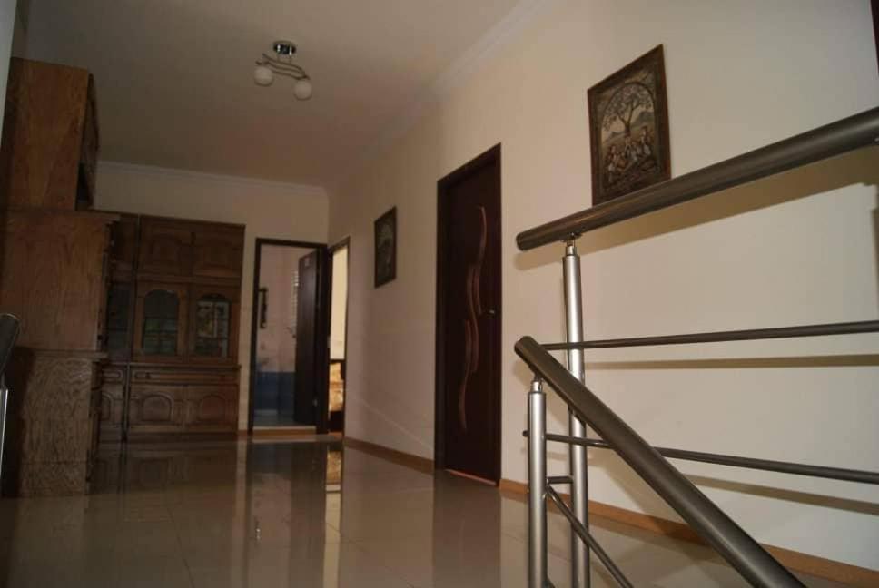 Hotel Bonjour House Erevan Esterno foto