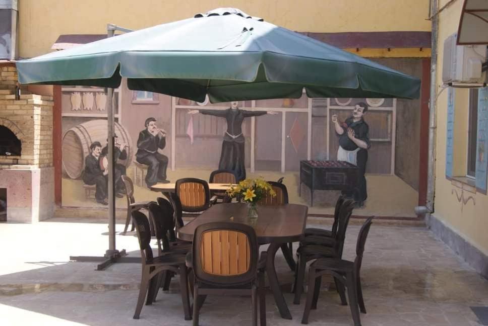 Hotel Bonjour House Erevan Esterno foto