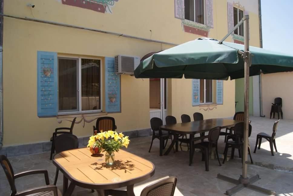 Hotel Bonjour House Erevan Esterno foto