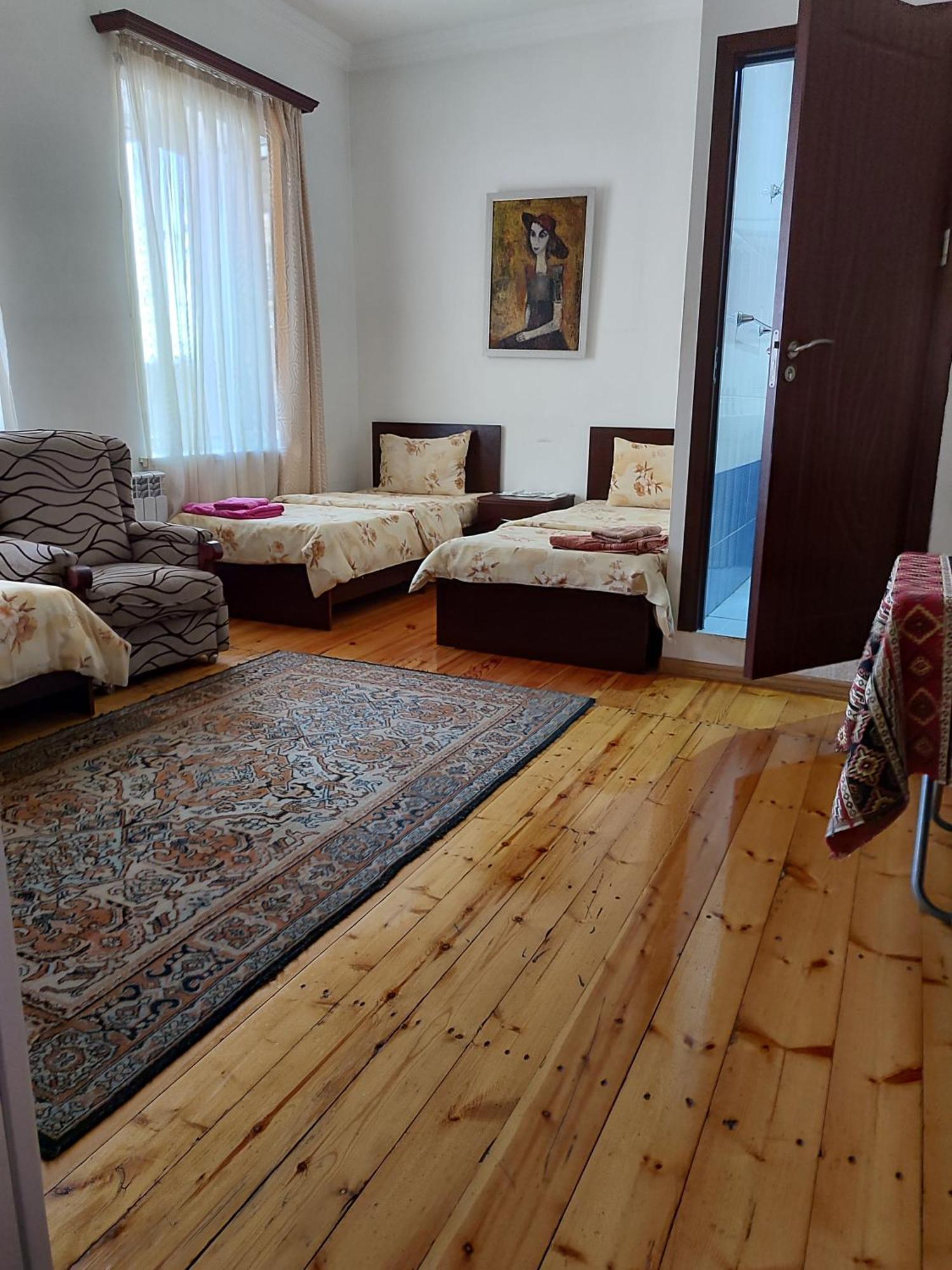 Hotel Bonjour House Erevan Esterno foto